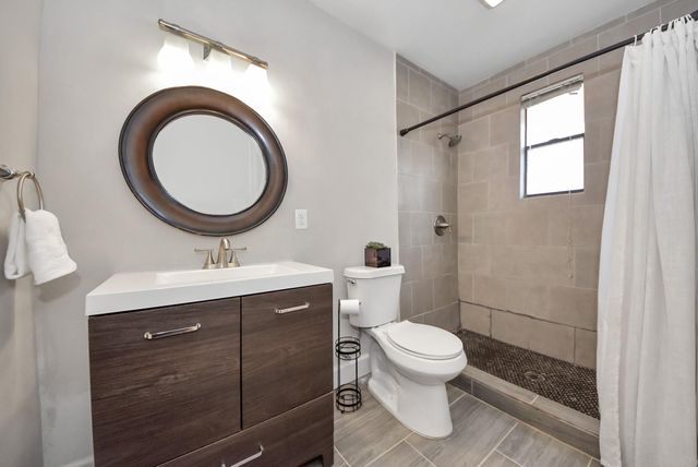 215 E Saint Charles Drive, Crosby, TX 77532