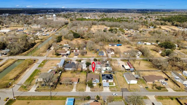 215 E Saint Charles Drive, Crosby, TX 77532