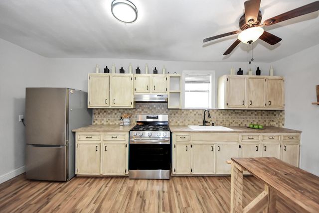 215 E Saint Charles Drive, Crosby, TX 77532