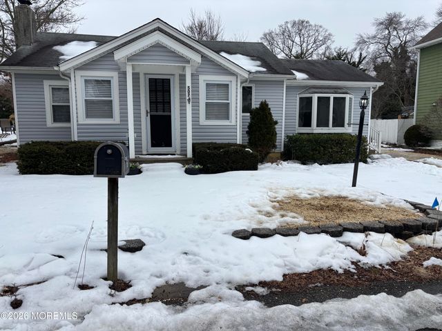 507 Riverside Drive S, Brick, NJ 08723