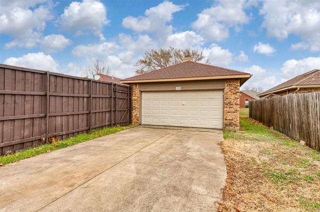 5205 Wood Creek Lane, Garland, TX 75044