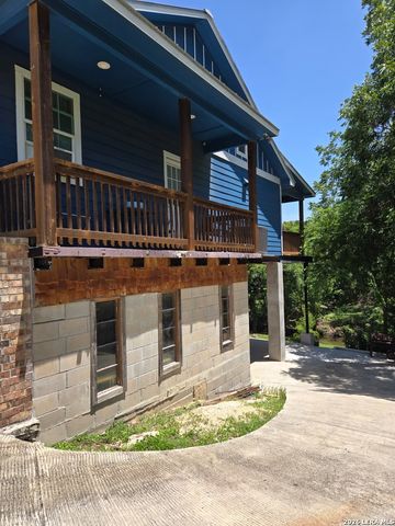 623 Creek Dr, New Braunfels, TX 78130