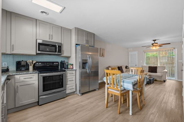 506 62nd Ave N Apt 5, Myrtle Beach, SC 29572