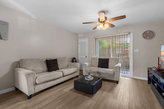 506 62nd Ave N Apt 5, Myrtle Beach, SC 29572
