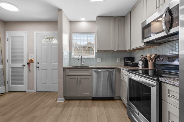506 62nd Ave N Apt 5, Myrtle Beach, SC 29572