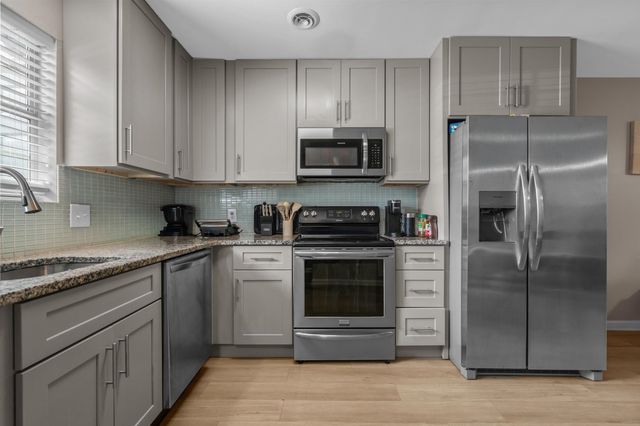 506 62nd Ave N Apt 5, Myrtle Beach, SC 29572