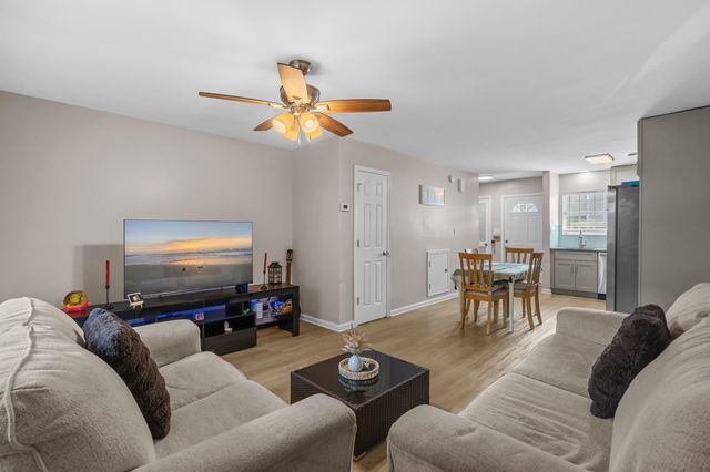 506 62nd Ave N Apt 5, Myrtle Beach, SC 29572