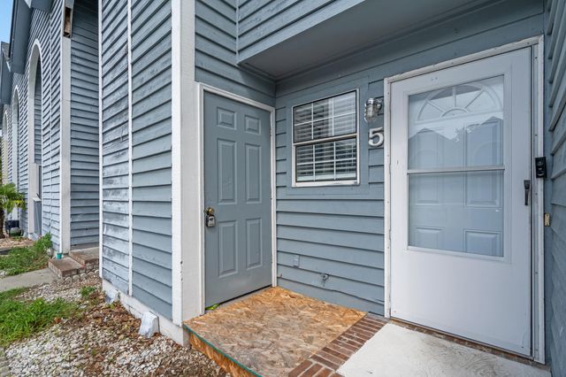 506 62nd Ave N Apt 5, Myrtle Beach, SC 29572