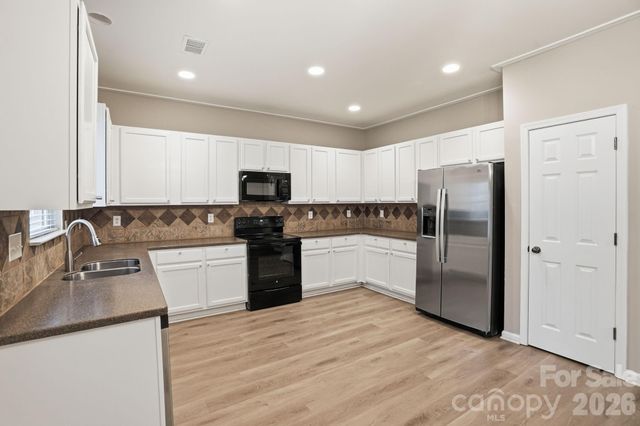 6427 Hermsley Road, Charlotte, NC 28278