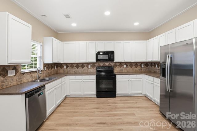 6427 Hermsley Road, Charlotte, NC 28278