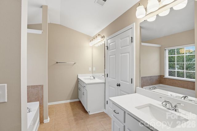 6427 Hermsley Road, Charlotte, NC 28278