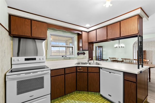 5844 S Scottdale Road, Berrien Springs, MI 49103