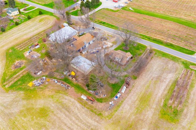5844 S Scottdale Road, Berrien Springs, MI 49103
