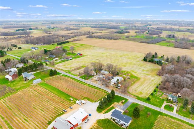 5844 S Scottdale Road, Berrien Springs, MI 49103