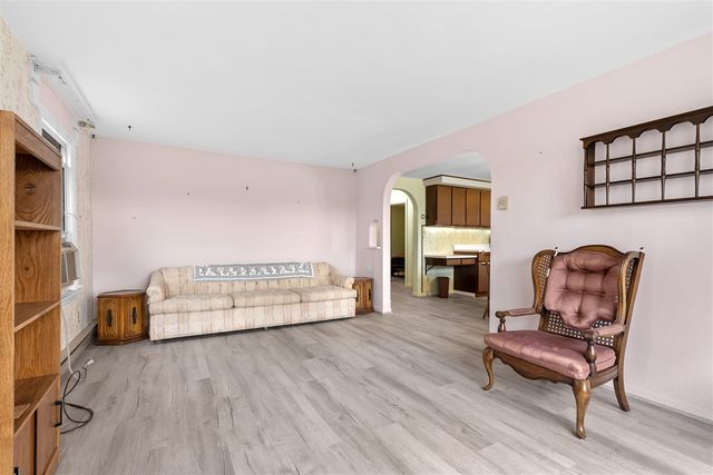 5844 S Scottdale Road, Berrien Springs, MI 49103
