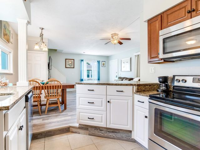 120 93RD AVENUE, Treasure Island, FL 33706