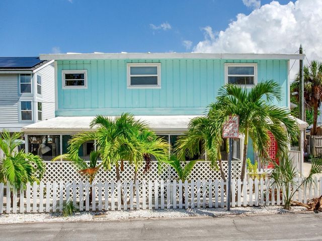 120 93RD AVENUE, Treasure Island, FL 33706