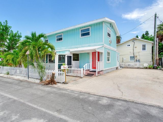 120 93RD AVENUE, Treasure Island, FL 33706