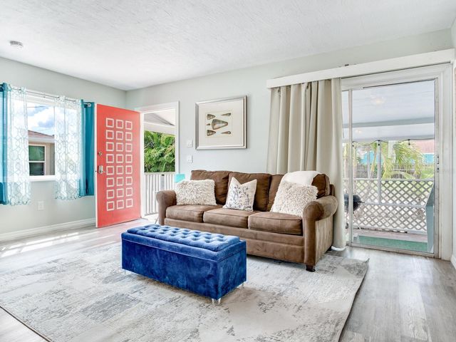 120 93RD AVENUE, Treasure Island, FL 33706