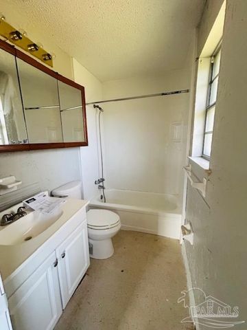 4960 La Ventana Ct, Pensacola, FL 32526