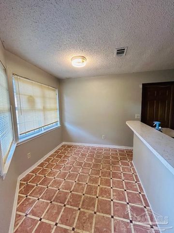 4960 La Ventana Ct, Pensacola, FL 32526