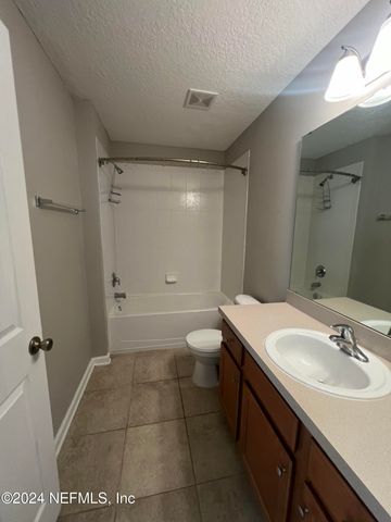 2200 MARSH HAWK Lane 604, Fleming Island, FL 32003