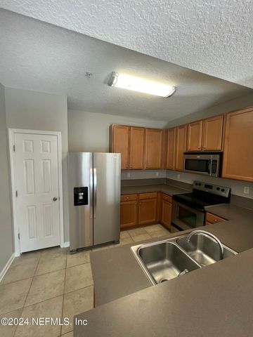 2200 MARSH HAWK Lane 604, Fleming Island, FL 32003
