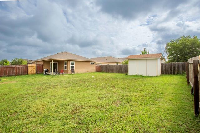 1524 Wedgewood CV, Lockhart, TX 78644