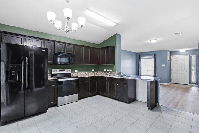 1524 Wedgewood CV, Lockhart, TX 78644