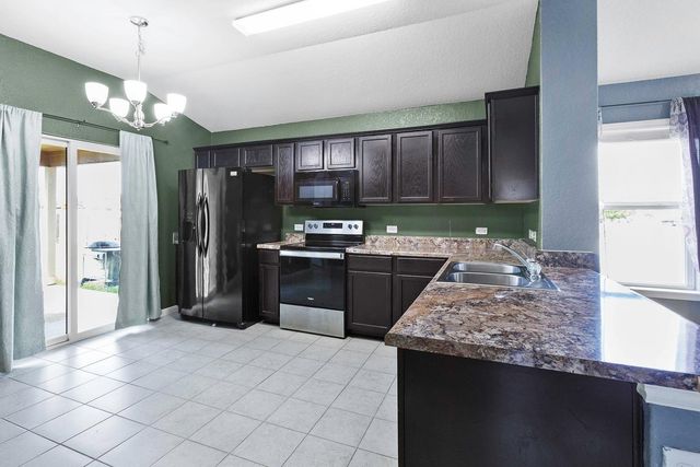 1524 Wedgewood CV, Lockhart, TX 78644