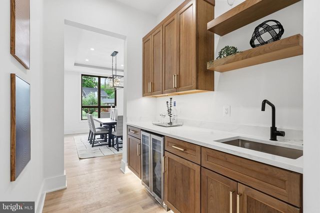 901 MEADOW LN SW, Vienna, VA 22180