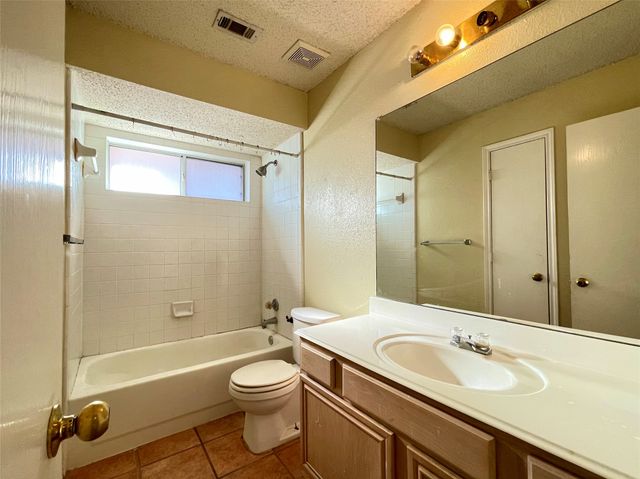 2070 Belvedere Drive, Lewisville, TX 75067
