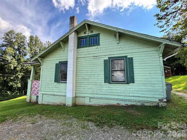 1102 Regal Place NW, Lenoir, NC 28645