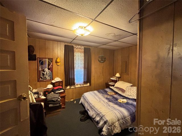1102 Regal Place NW, Lenoir, NC 28645
