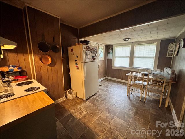 1102 Regal Place NW, Lenoir, NC 28645