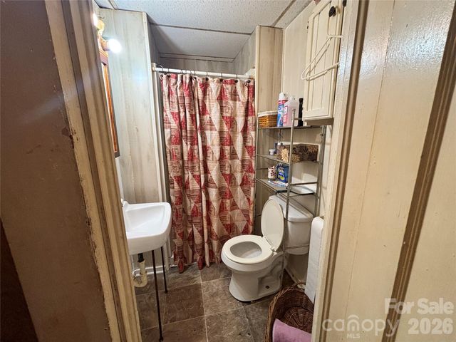 1102 Regal Place NW, Lenoir, NC 28645