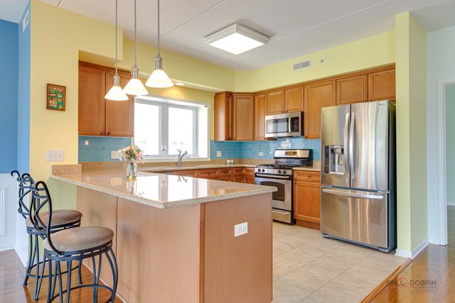 799 Graceland Avenue 402A, Des Plaines, IL 60016