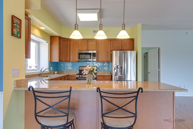 799 Graceland Avenue 402A, Des Plaines, IL 60016