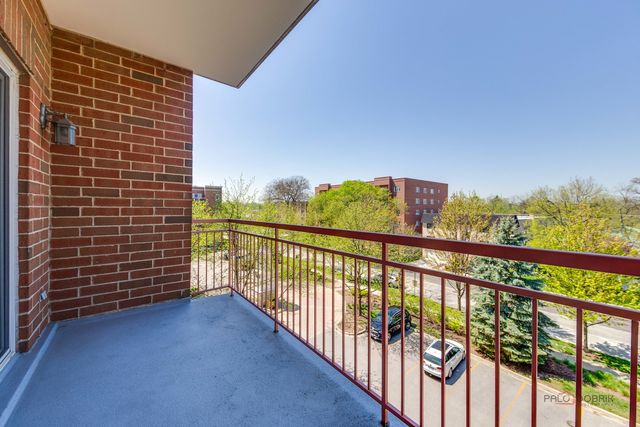 799 Graceland Avenue 402A, Des Plaines, IL 60016