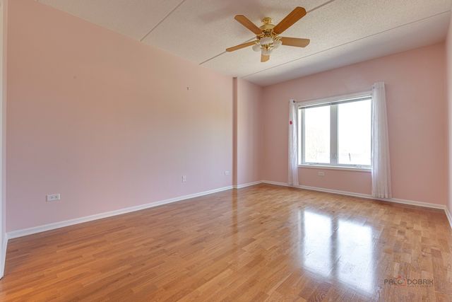799 Graceland Avenue 402A, Des Plaines, IL 60016