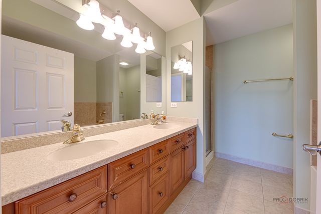 799 Graceland Avenue 402A, Des Plaines, IL 60016