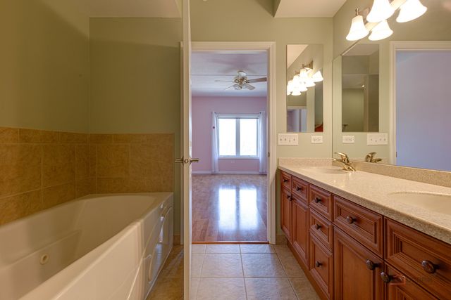 799 Graceland Avenue 402A, Des Plaines, IL 60016