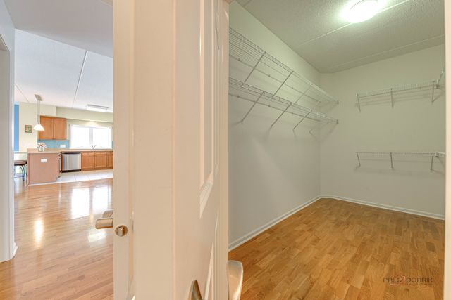 799 Graceland Avenue 402A, Des Plaines, IL 60016