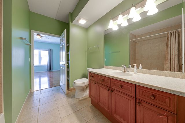 799 Graceland Avenue 402A, Des Plaines, IL 60016