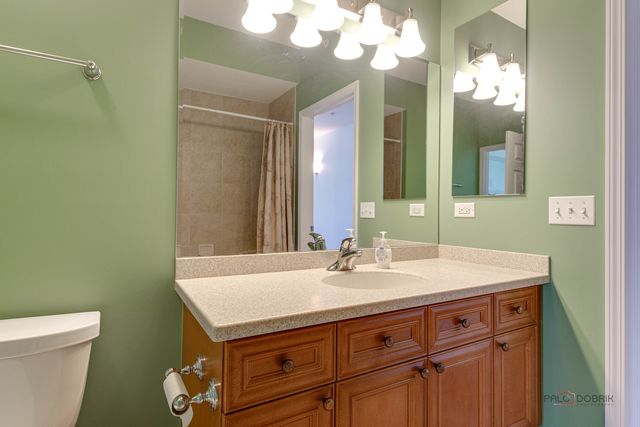 799 Graceland Avenue 402A, Des Plaines, IL 60016