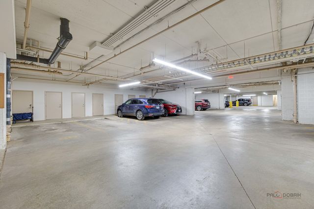 799 Graceland Avenue 402A, Des Plaines, IL 60016