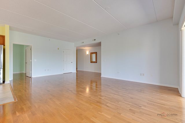 799 Graceland Avenue 402A, Des Plaines, IL 60016