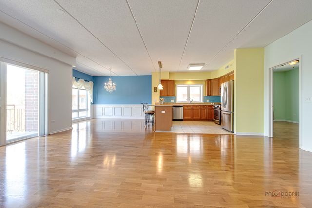 799 Graceland Avenue 402A, Des Plaines, IL 60016