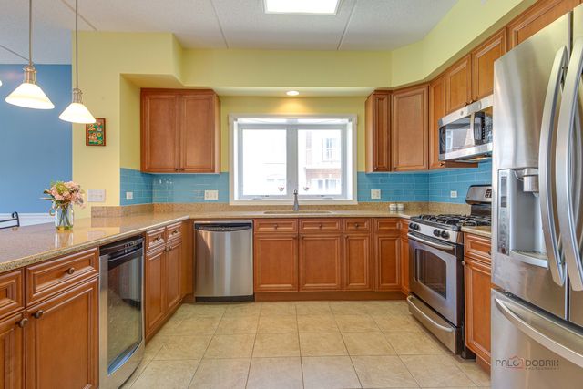 799 Graceland Avenue 402A, Des Plaines, IL 60016