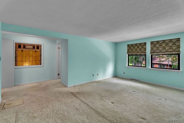 255 Wedgewood Drive, Amherst, NY 14221